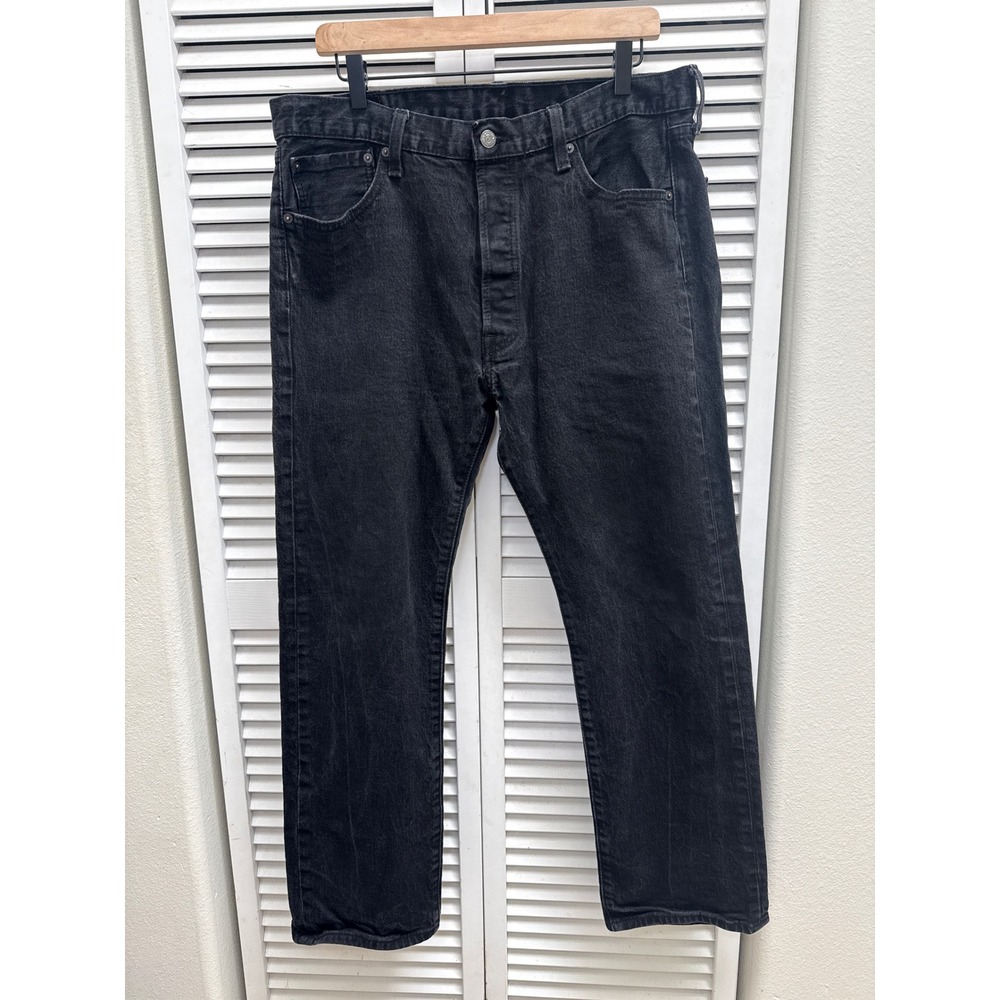 Levis 501 Original Fit Button Fly Jeans Mens 36x30 Faded Black Straight Leg